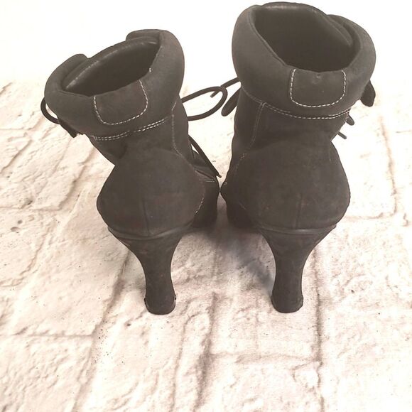 Predictions women's Black Heeled Lace-up Boots - Picture 2 of 8